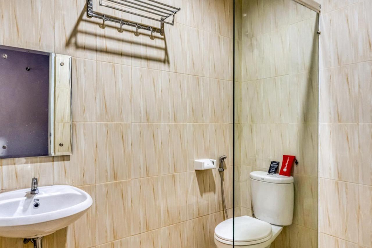 RedDoorz near Sindu Kusuma Edupark 2 Hotel Cebongan Bagian luar foto