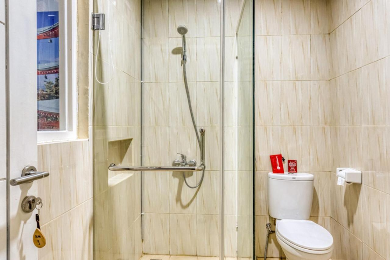 RedDoorz near Sindu Kusuma Edupark 2 Hotel Cebongan Bagian luar foto