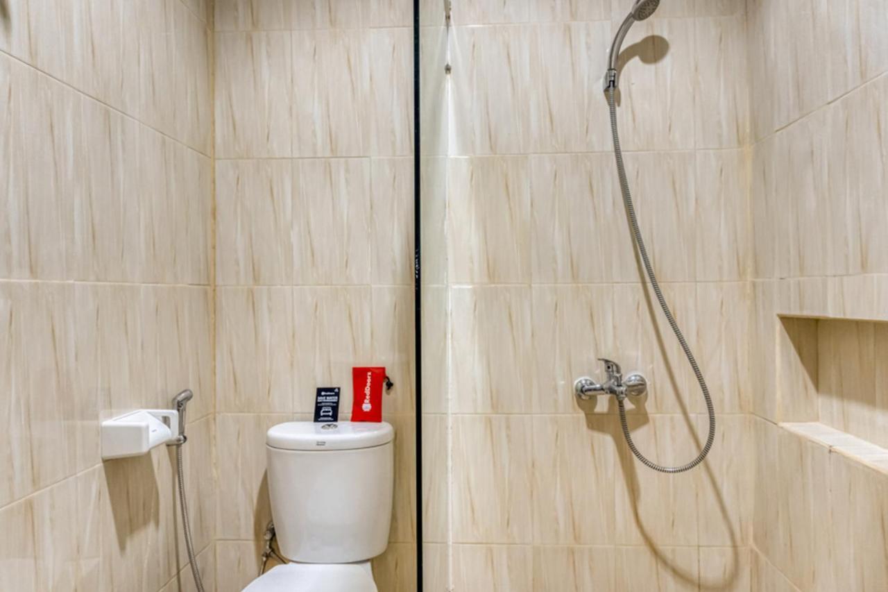 RedDoorz near Sindu Kusuma Edupark 2 Hotel Cebongan Bagian luar foto